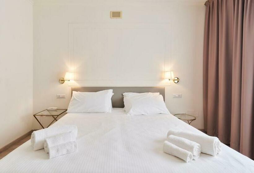 Quarto Estandar, Cyrano