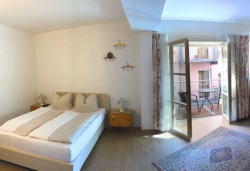 Апартаменты Комфорт 1 Спальня, Freischutz Apartments