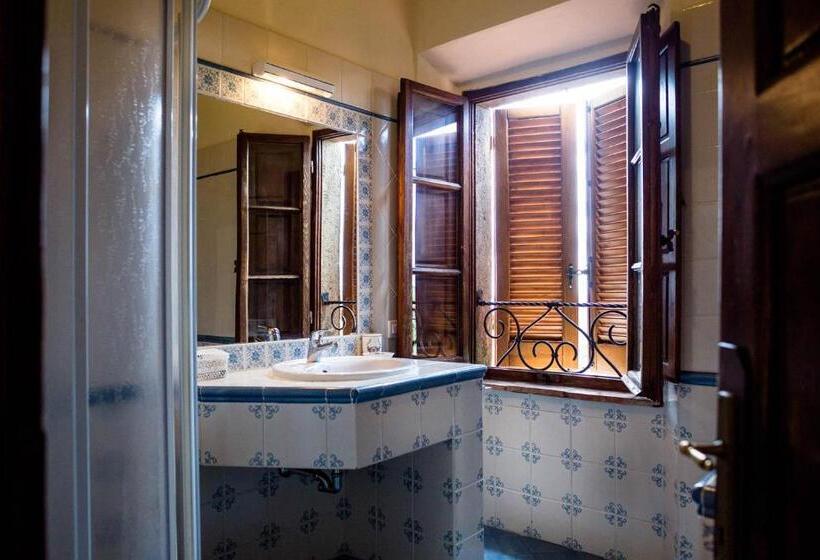 Номер Стандарт, Tenuta Di Montemassi Fattoria