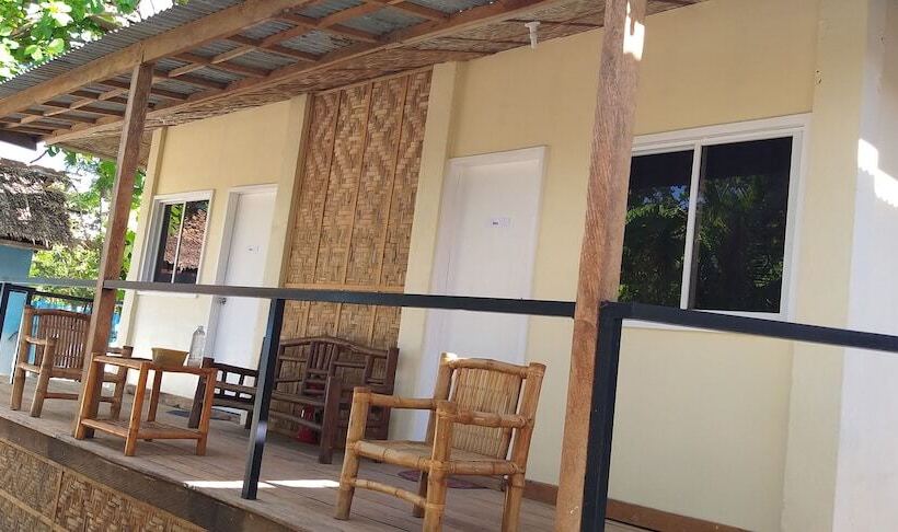 اتاق سوپریور, The Sharks Tail Dive Resort