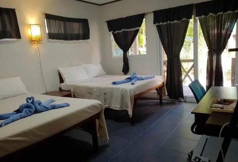 スーペリアーバンガロー, The Sharks Tail Dive Resort