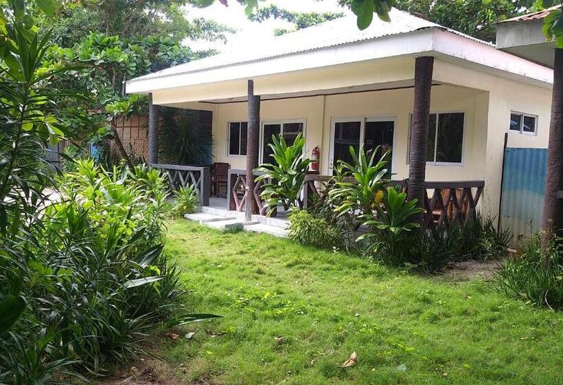 بانگلوی سوپریور, The Sharks Tail Dive Resort