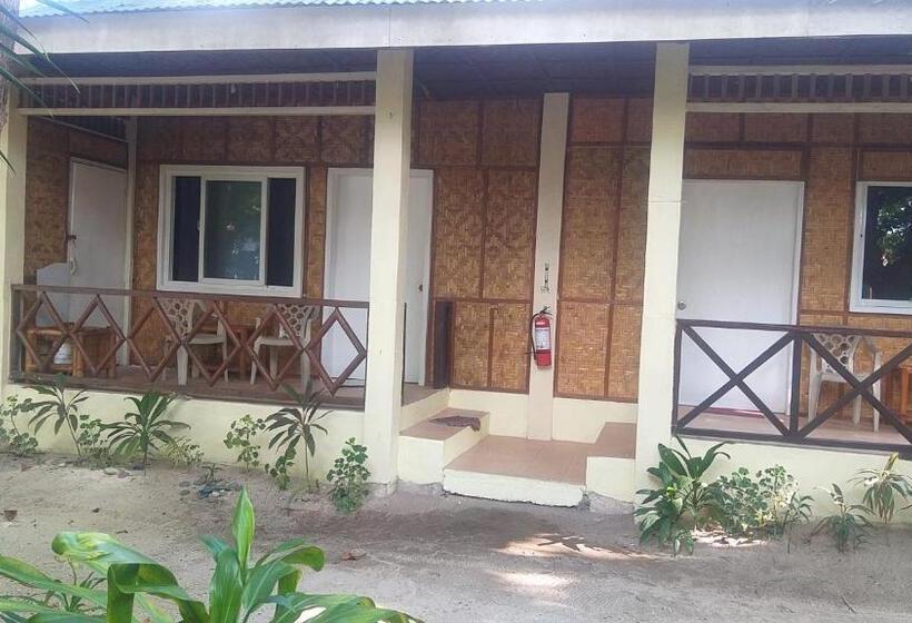 اتاق لوکس چهار تخته, The Sharks Tail Dive Resort