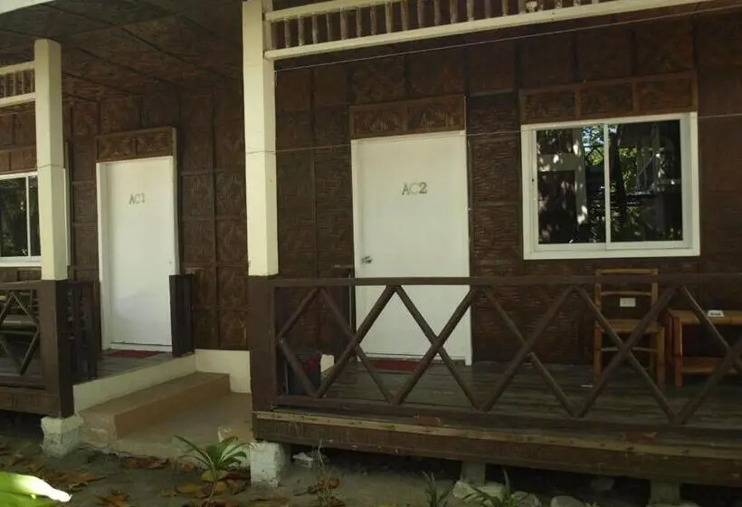 デラックスの４人部屋, The Sharks Tail Dive Resort