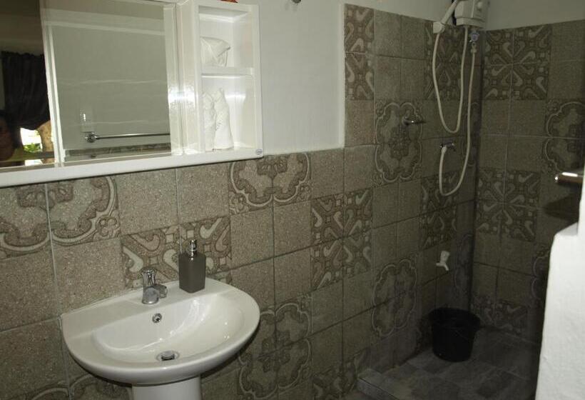 اتاق استاندارد, The Sharks Tail Dive Resort