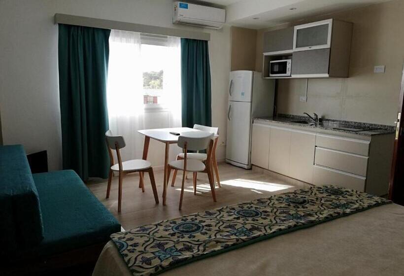 استودیوی لوکس, Los Tritones Apart