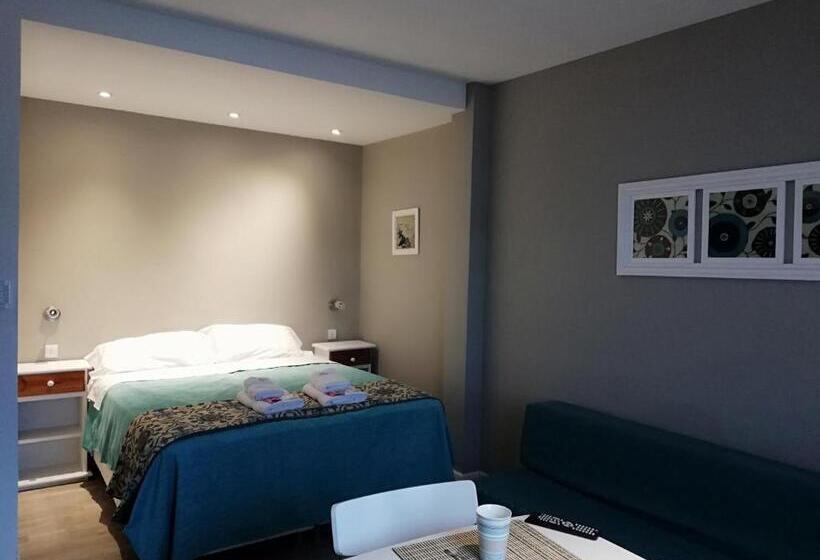 استودیوی لوکس, Los Tritones Apart