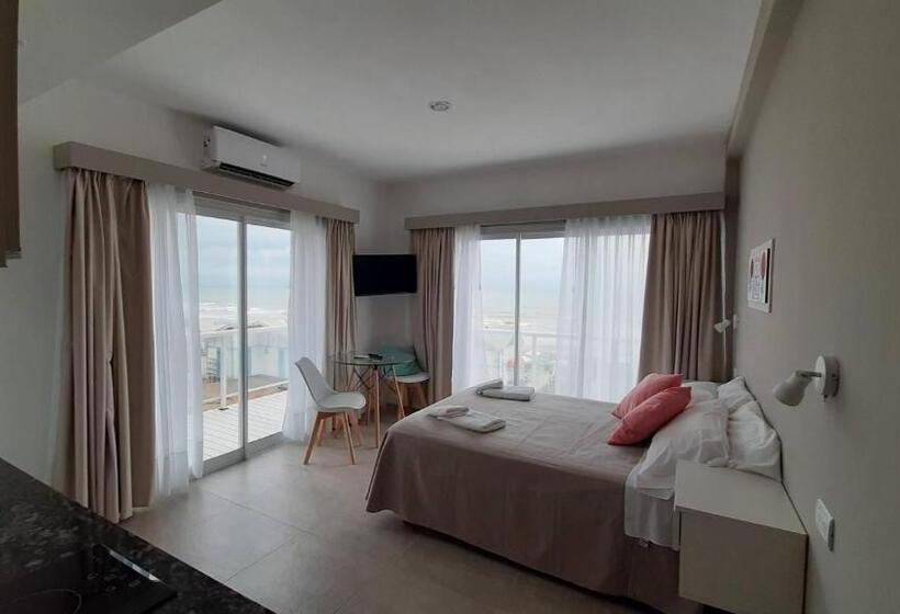 استودیوی لوکس, Los Tritones Apart