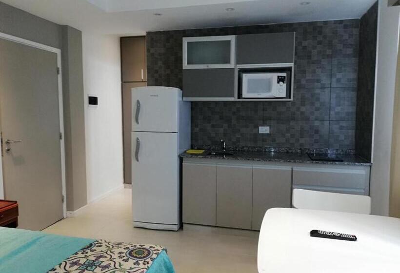 استودیوی استاندارد, Los Tritones Apart