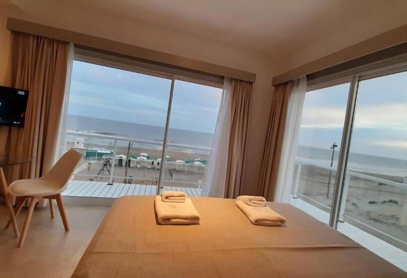 استودیوی لوکس, Los Tritones Apart