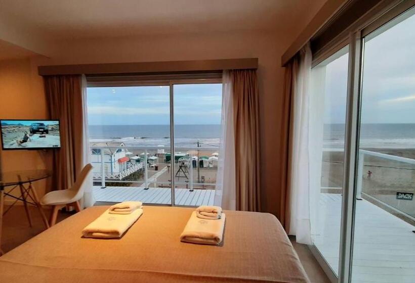 استودیوی لوکس, Los Tritones Apart