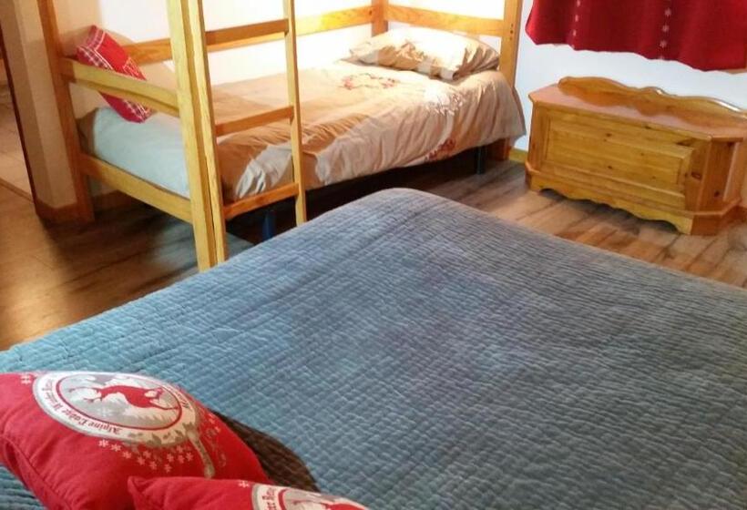 اتاق استاندارد چهار تخته, Auberge Du Clot