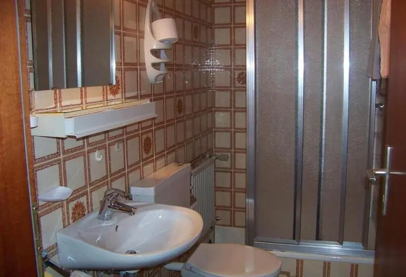 Quarto standart com varanda, Pension Erna