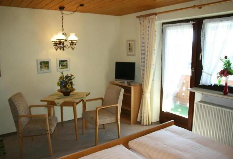 Quarto standart com varanda, Pension Erna