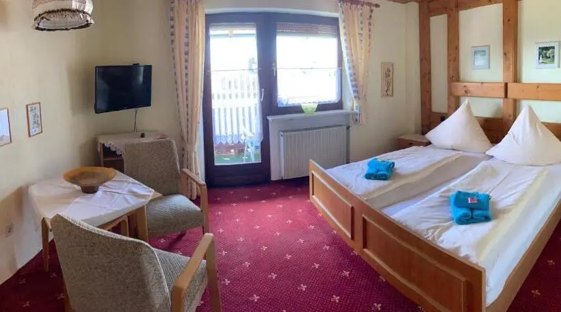 Quarto standart com varanda, Pension Erna