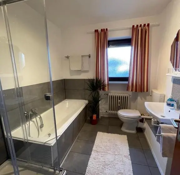 Apartamento 2 Quartos, Pension Erna