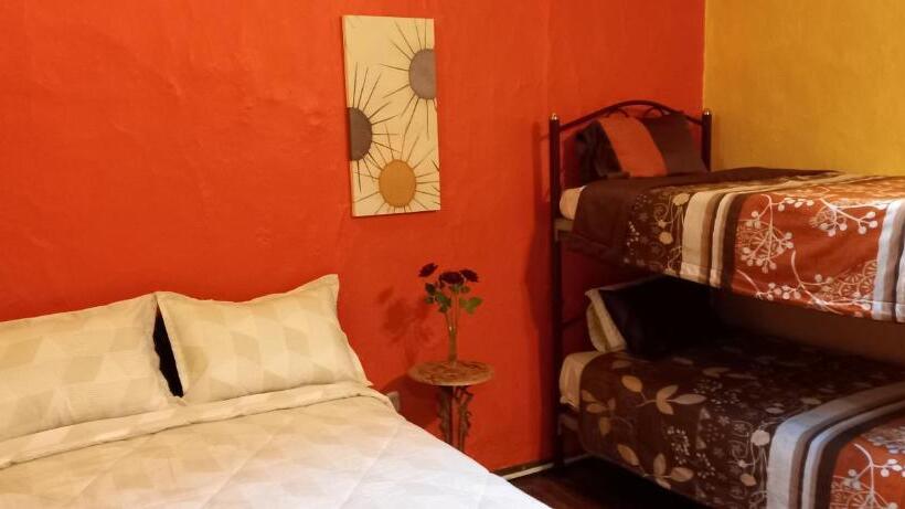 غرفة قياسية ثلاثية, Villa Del Rosario Hostal