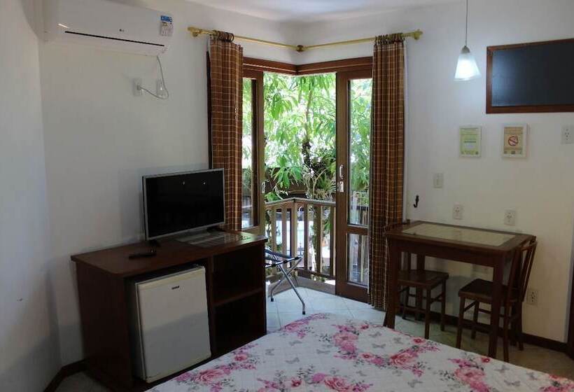 סוויטה, Pousada George S Village