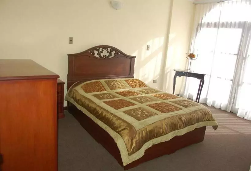 اتاق استاندارد, Hostal Tukos La Casa Real
