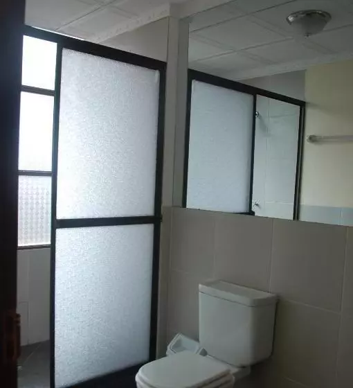 اتاق استاندارد سه نفره, Hostal Tukos La Casa Real