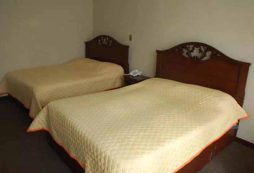 اتاق استاندارد سه نفره, Hostal Tukos La Casa Real
