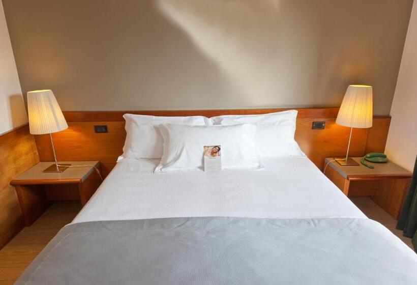 חדר סטנדרט, Ai Gelsi