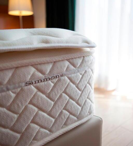 חדר סטנדרט יחיד, Ai Gelsi