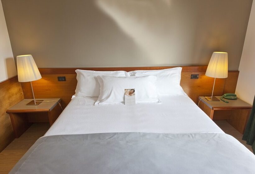 חדר סטנדרט, Ai Gelsi