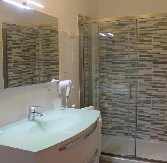 חדר סטנדרט לשלושה, Albergo Paradiso