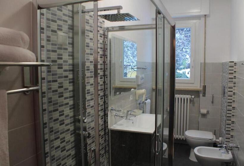 חדר סטנדרט לארבעה, Albergo Paradiso