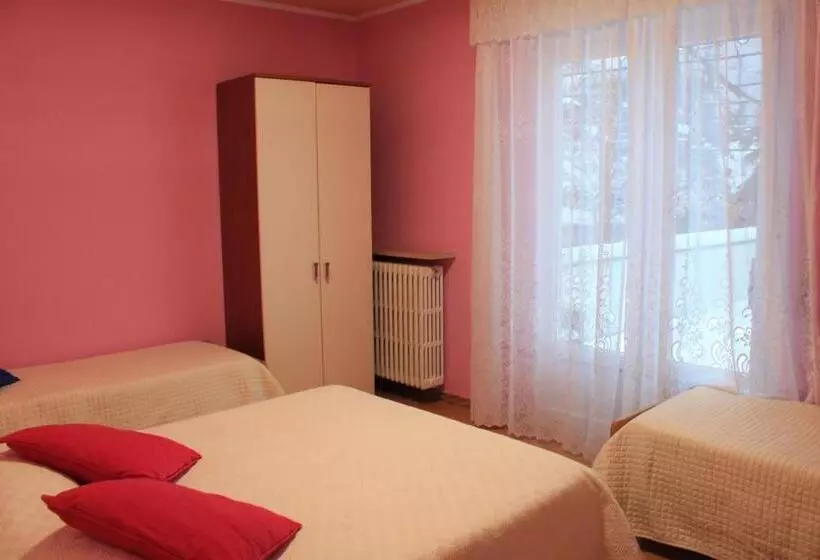 スタンダード４人部屋, Albergo Paradiso