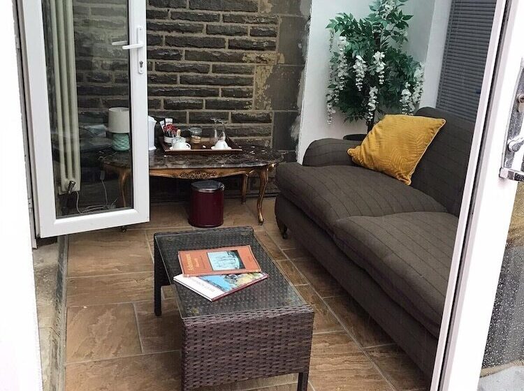 デラックスルーム, Ashmount Country House