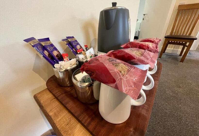 غرفة قياسية رباعية, Buccleuch Arms