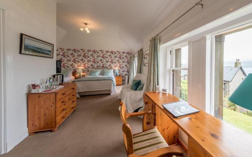 غرفة كلاسيكية, Craigard House