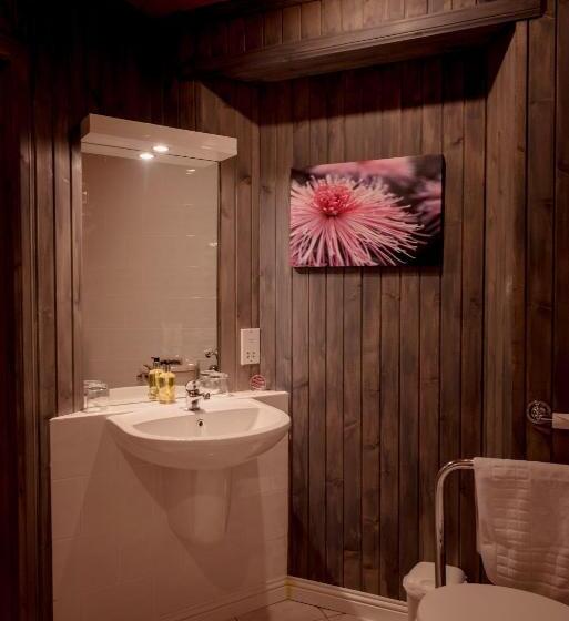 غرفة قياسية بالطابق الأرضى, Craigard House