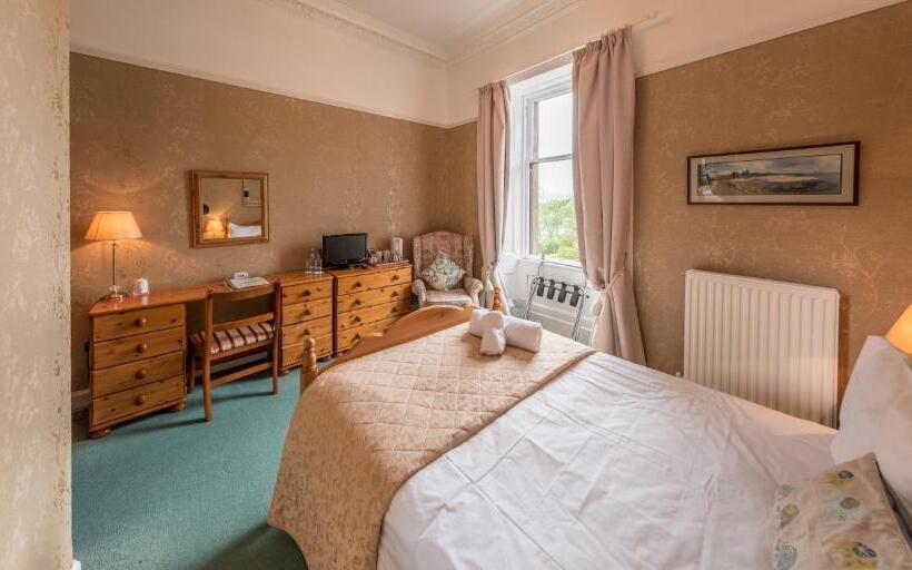 غرفة قياسية إطلالة جانبية علي البحر, Craigard House