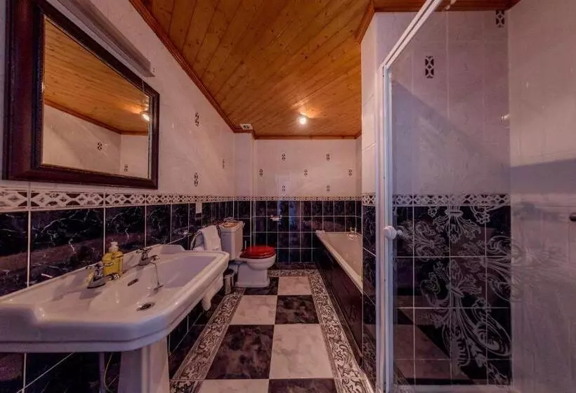 اتاق خانوادگی, Craigard House