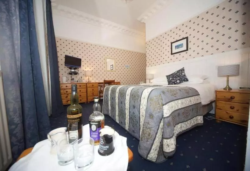 اتاق خانوادگی, Craigard House
