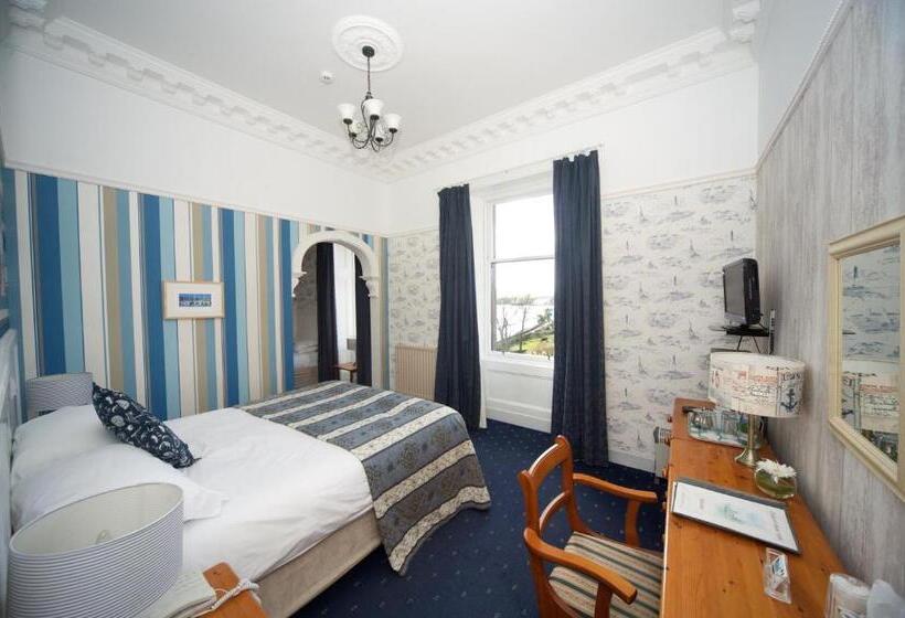 غرفة عائلية, Craigard House