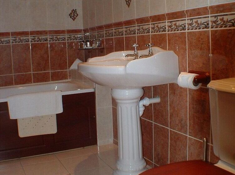 غرفة كلاسيكية, Craigard House