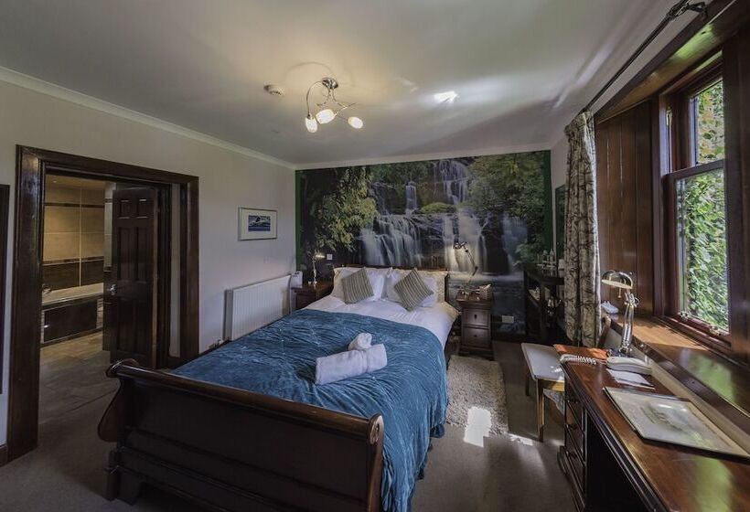 غرفة قياسية بالطابق الأرضى, Craigard House