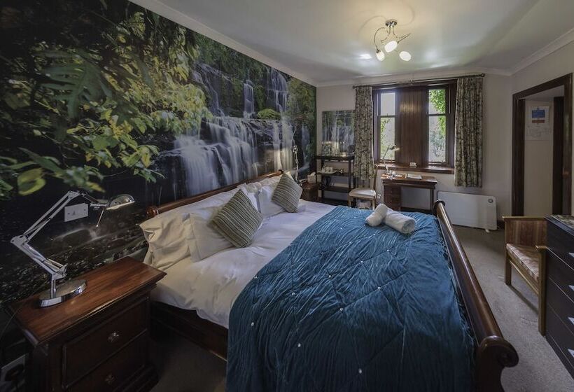 غرفة قياسية بالطابق الأرضى, Craigard House