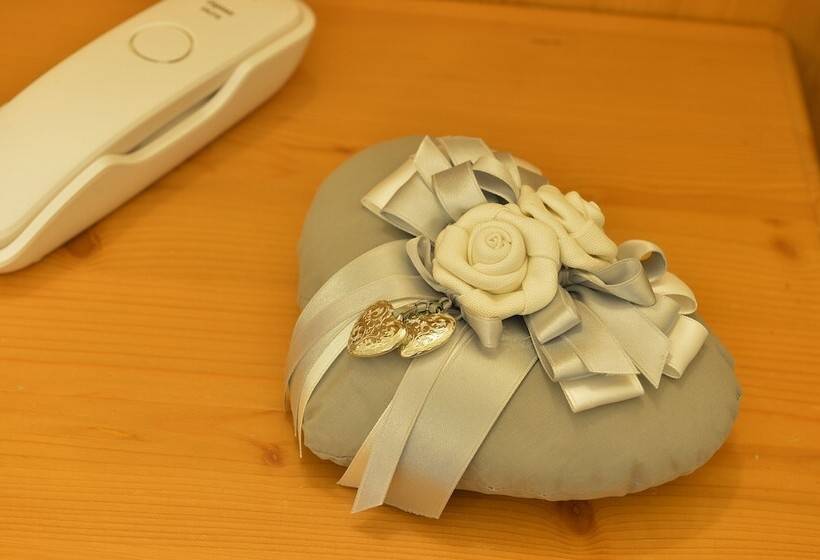 חדר משפחתי, Cristallo