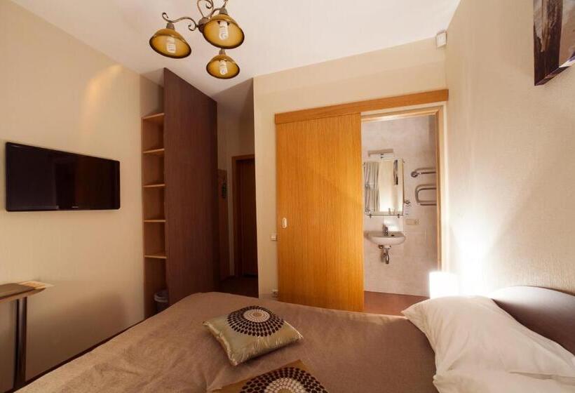 اتاق اکونومی, Dzintars