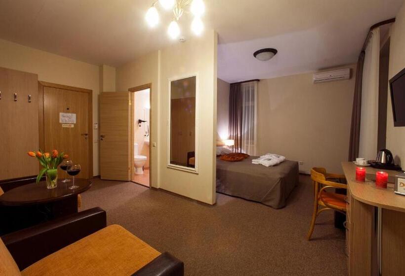 سوییت خانوادگی, Dzintars