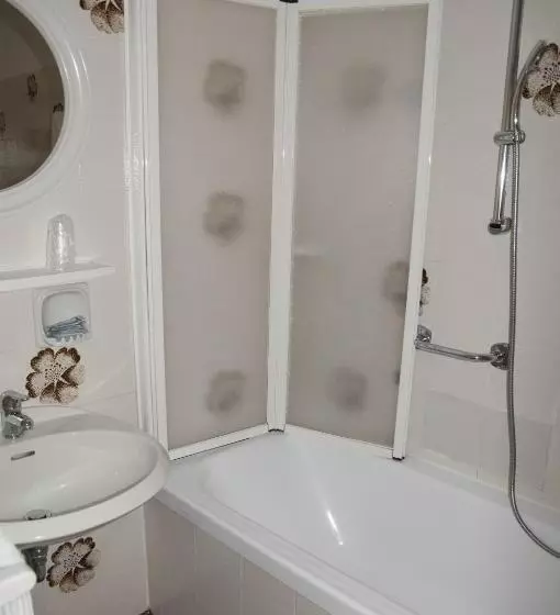Standard Triple Room with Terrace, Garden