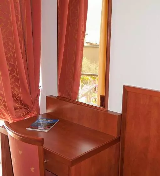 Standard Triple Room with Terrace, Garden
