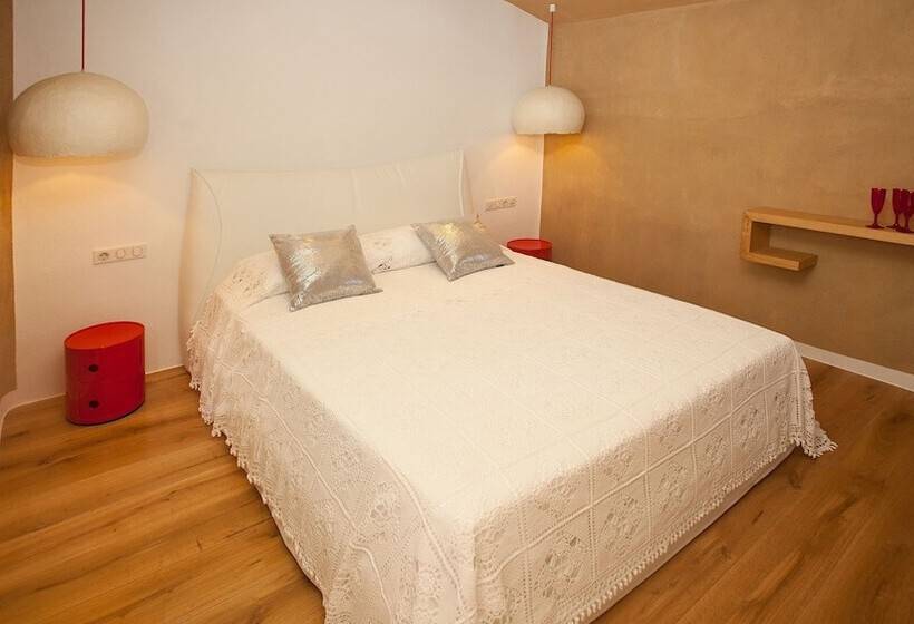 Family Suite, Golden Sun