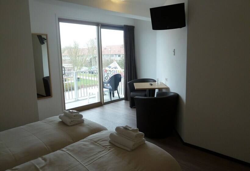 Номер Стандарт с Балконом, Het Zwaantje