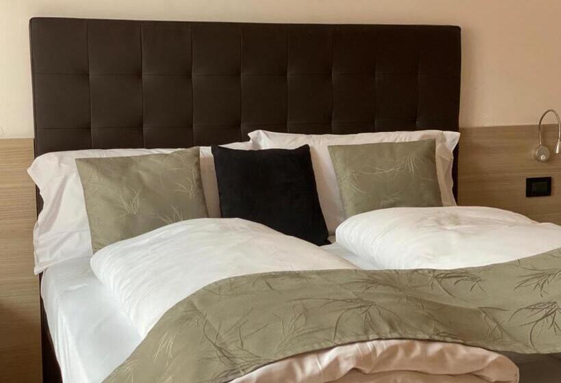 غرفة قياسية رباعية, Irma